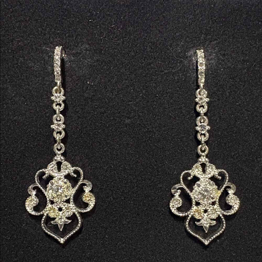 Avon Silvertone Vintage Earrings & Pendant Necklace Set - Picture 3 of 5